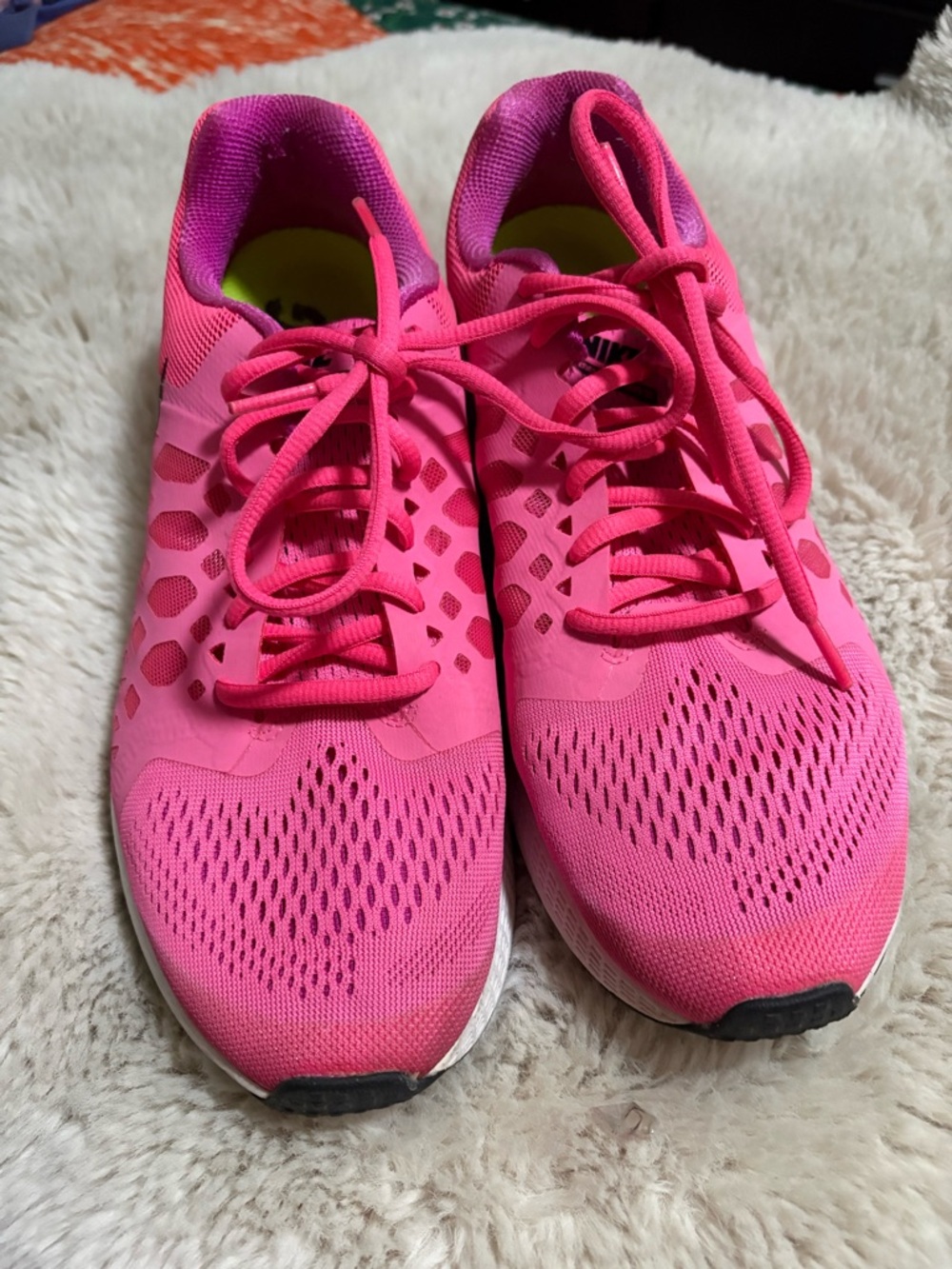 Nike Women's Hot Pink Lightweight Running Shoes